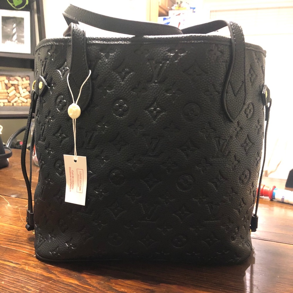 Black pebbled tote